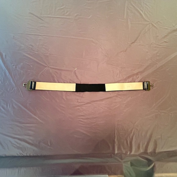 Cole Haan Black/Gold Crocodile Embossed Leather Stretch Back 1.5” Belt Small $90 - Picture 5 of 8